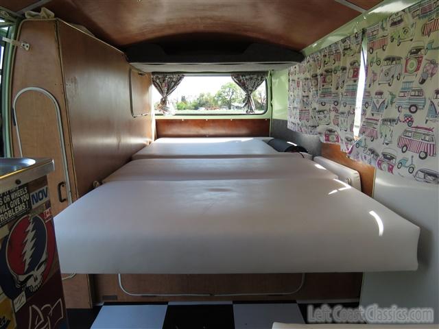 1969-volkswagen-westfalia-camper-138.jpg