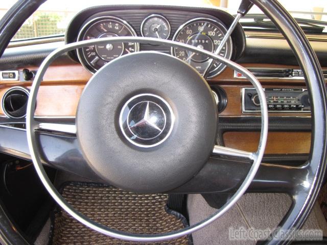 1970-mercedes-280s-2060.jpg