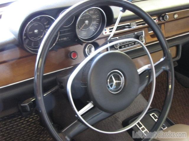 1970-mercedes-280s-2187.jpg