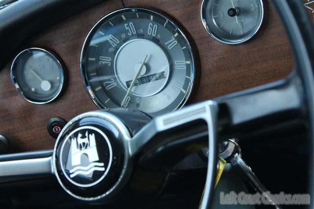 1970-vw-karmann-ghia-080.jpg