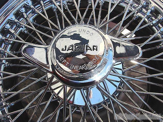 1972-jaguar-xke-centercap.jpg