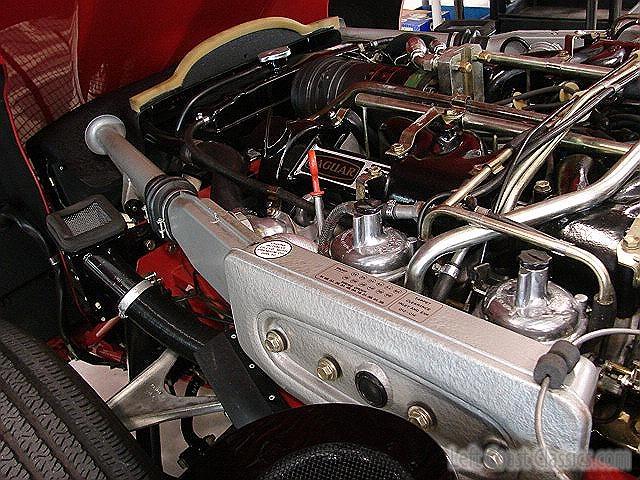 1972-jaguar-xke-driverside-engine2.jpg