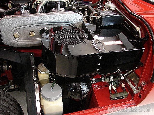 1972-jaguar-xke-driverside-engine3.jpg