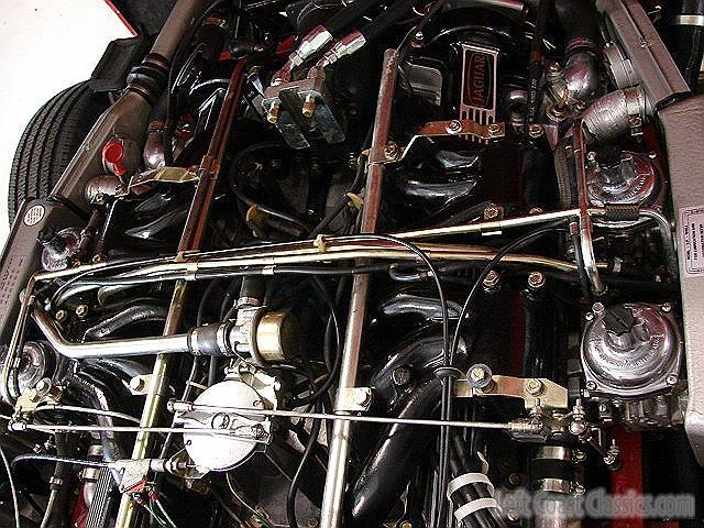 1972-jaguar-xke-engine-top.jpg