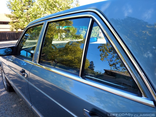 1984-mercedes-benz-380se-043.jpg