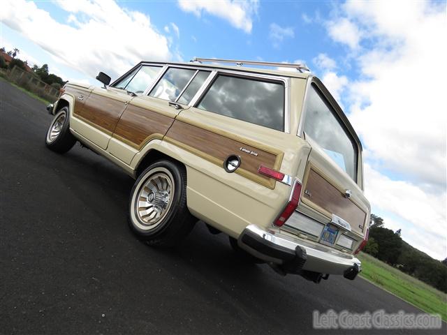 1985-jeep-grand-wagoneer-017.jpg