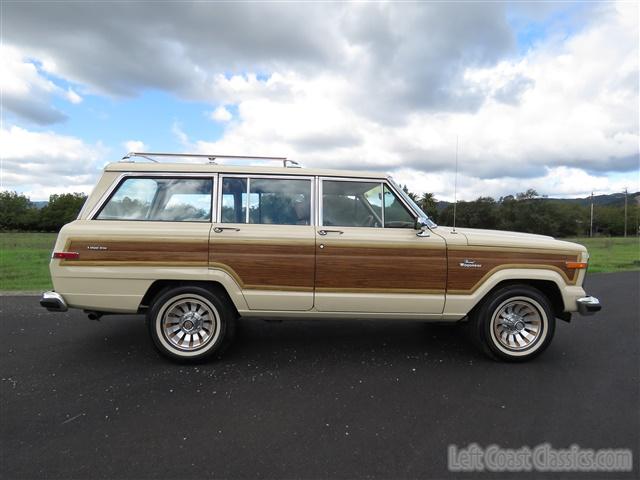 1985-jeep-grand-wagoneer-033.jpg