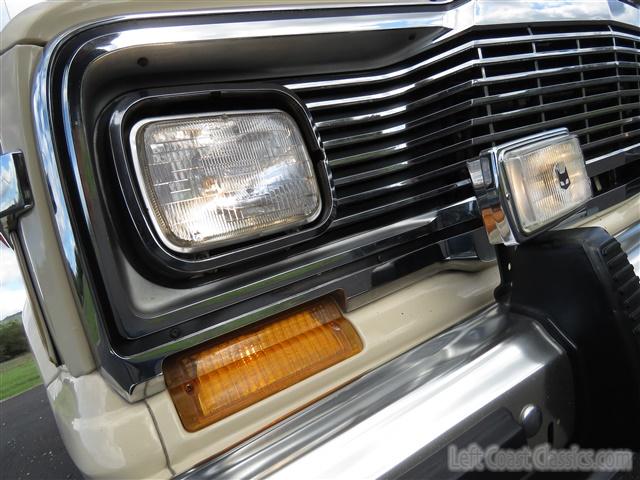 1985-jeep-grand-wagoneer-059.jpg