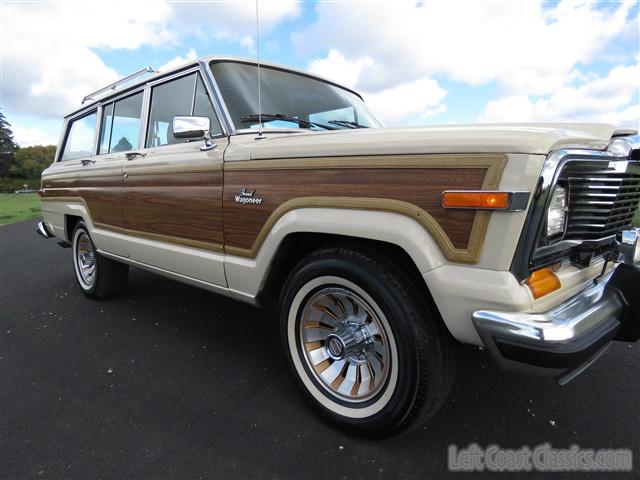 1985-jeep-grand-wagoneer-089.jpg