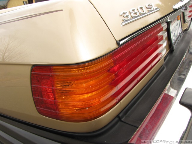 1985-mercedes-benz-380sl-070.jpg