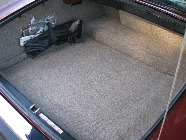 1985 Jaguar Sovereign Trunk