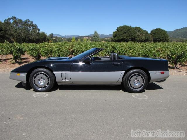 1986-chevrolet-corvette-convertible-0022.jpg