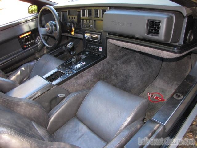 1986-chevrolet-corvette-convertible-022.jpg