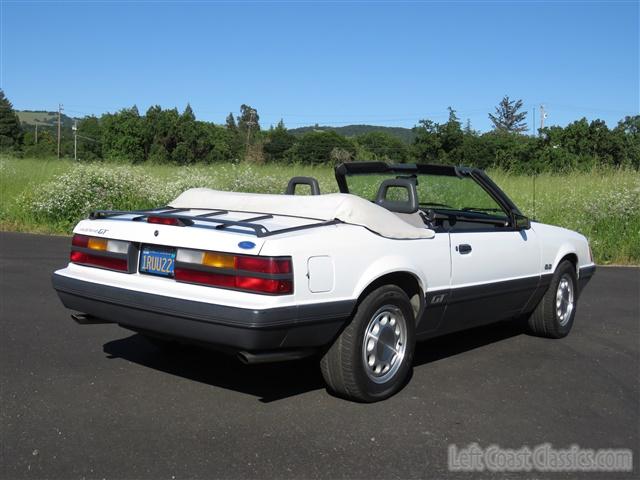 1986-ford-mustang-gt-convertible-044.jpg
