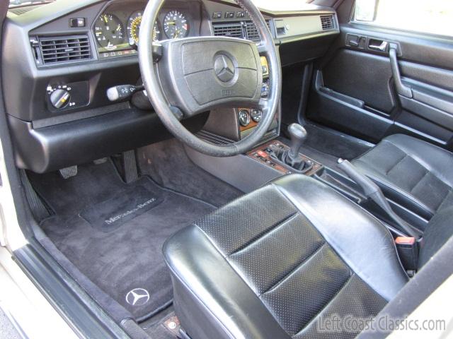 1986-mercedes-benz-190e-302.jpg