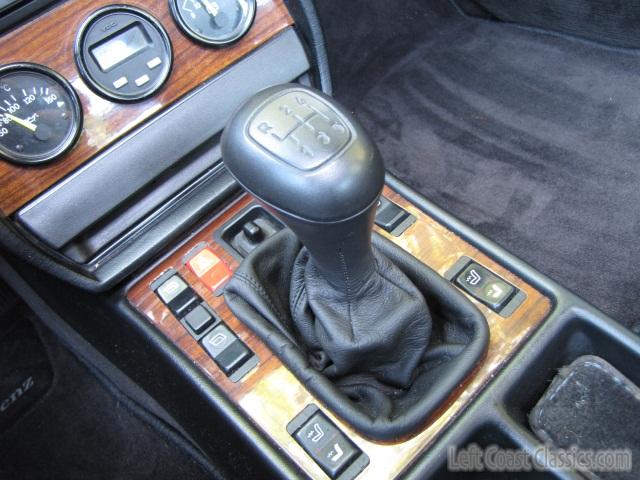 1986-mercedes-benz-190e-311.jpg