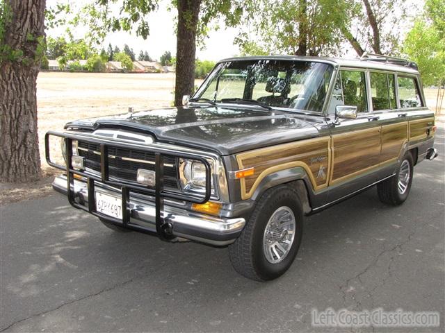 1989-jeep-grand-wagoneer-008.jpg