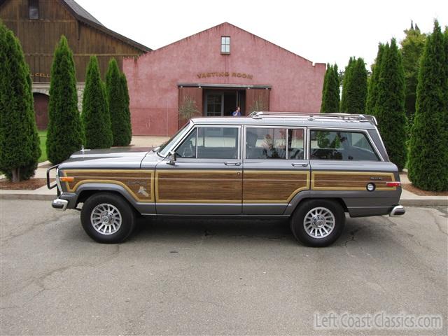 1989-jeep-grand-wagoneer-017.jpg