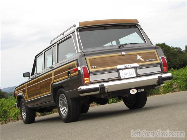 1989-jeep-grand-wagoneer-022.jpg