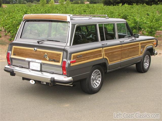 1989-jeep-grand-wagoneer-029.jpg