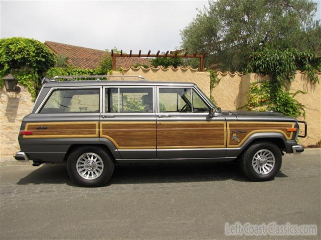 1989-jeep-grand-wagoneer-032.jpg