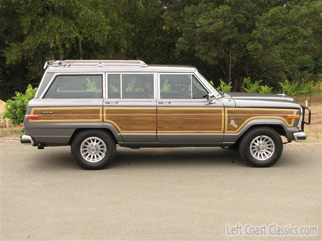 1989-jeep-grand-wagoneer-034.jpg