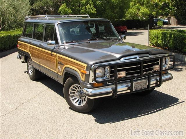 1989-jeep-grand-wagoneer-038.jpg