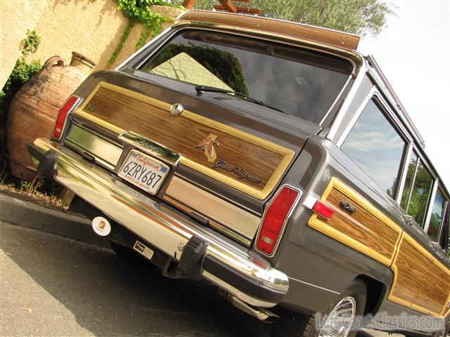 1989-jeep-grand-wagoneer-056.jpg