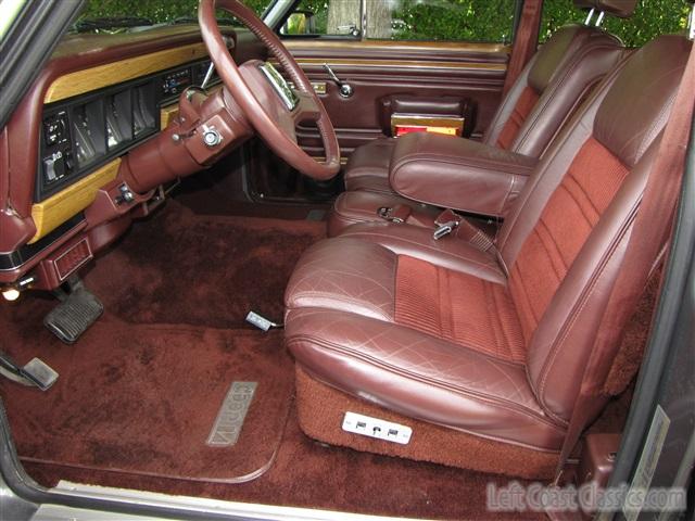 1989-jeep-grand-wagoneer-071.jpg