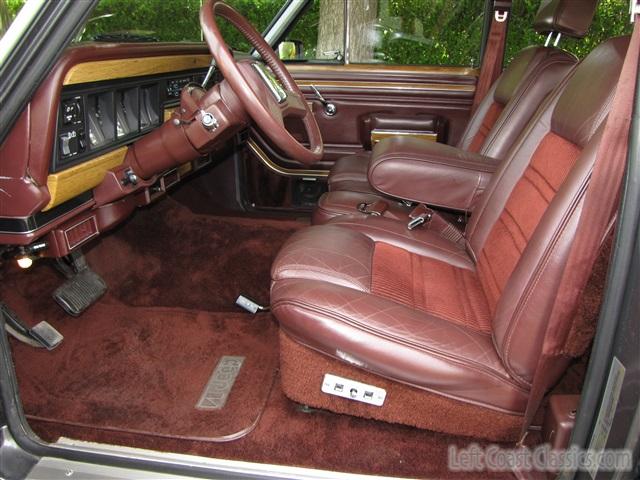 1989-jeep-grand-wagoneer-072.jpg