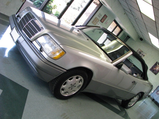 1994 Mercedes Benz E320 Cabriolet Slide Show