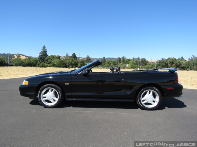 1995-ford-mustang-gt-convertible-162.jpg