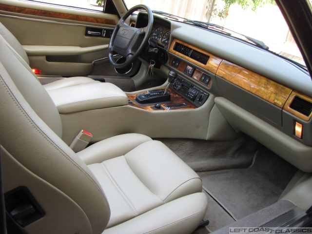1995-jaguar-xjs-convertible-125.jpg