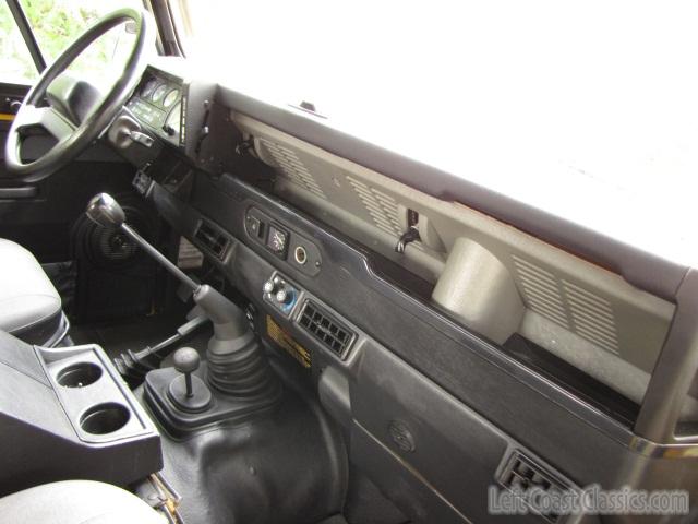 1995-land-rover-defender-90-054.jpg