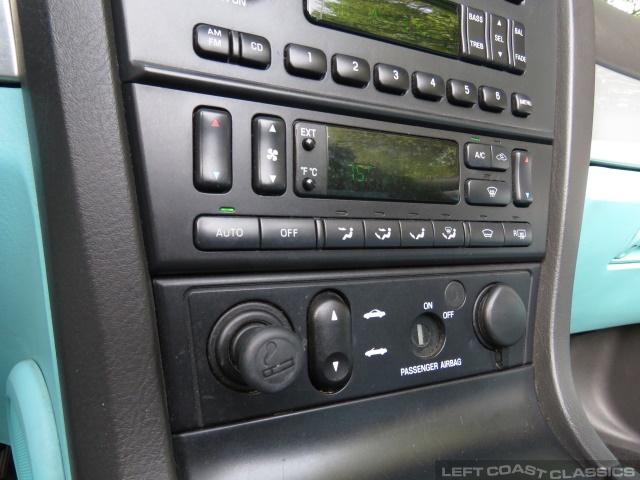 2002-ford-thunderbird-095.jpg