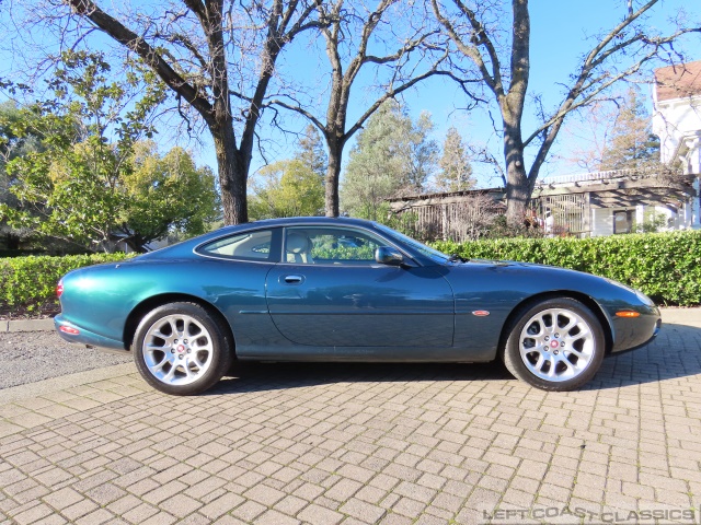 2002-jaguar-xkr-028.jpg