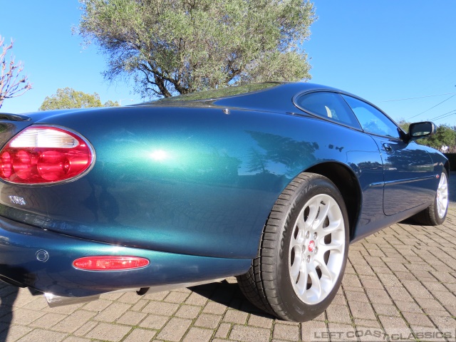 2002-jaguar-xkr-071.jpg