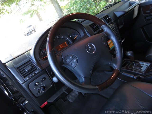 2002-mercedes-g500-088.jpg