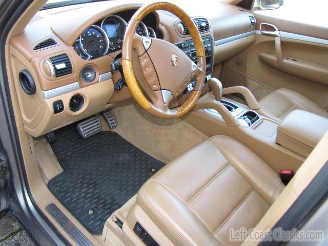 2004-porsche-cayenne-271.jpg