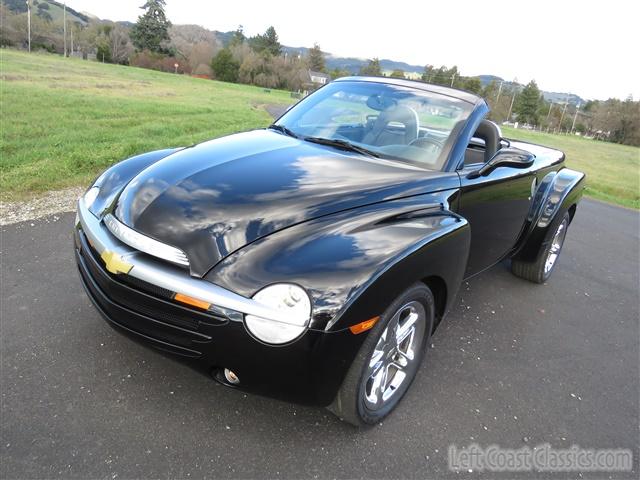 2005-chevrolet-ssr-017.jpg