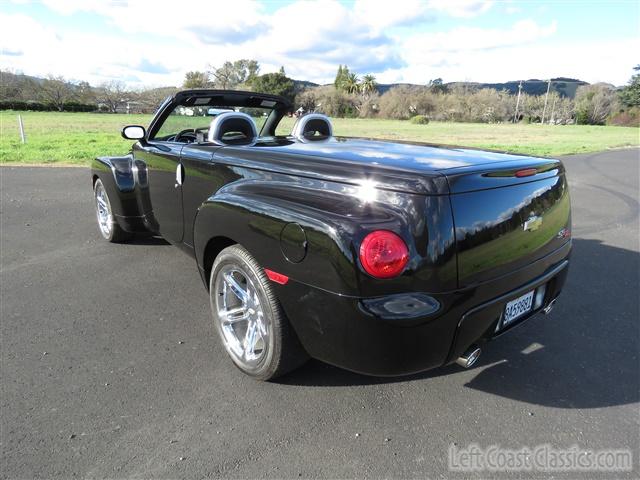 2005-chevrolet-ssr-029.jpg