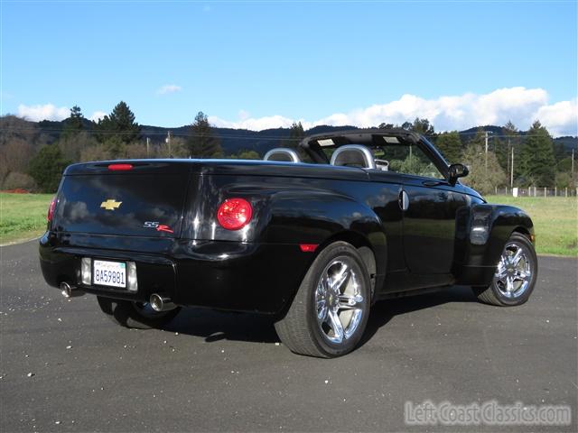 2005-chevrolet-ssr-039.jpg