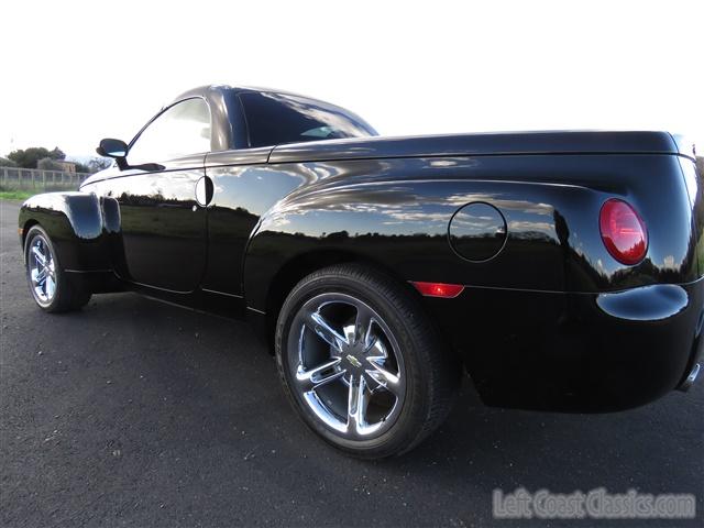 2005-chevrolet-ssr-074.jpg