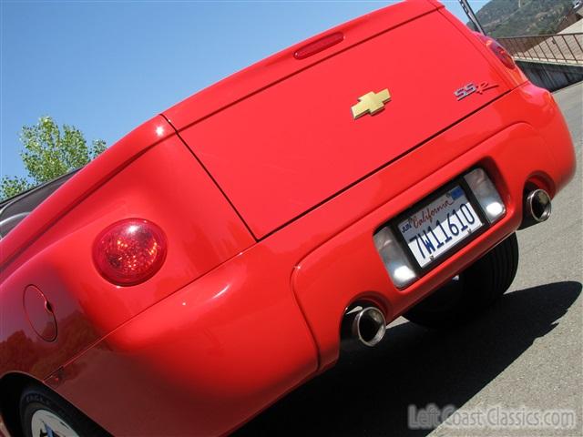 2005-chevy-ssr-047.jpg