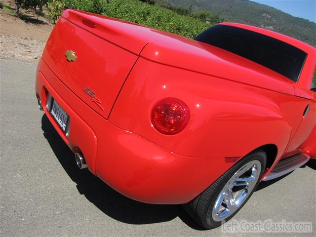 2005-chevy-ssr-049.jpg