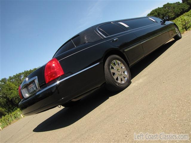 2005-lincoln-krystal-koach-limousine-012.jpg