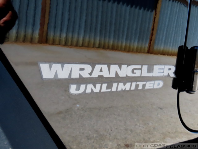 2009-jeep-wrangler-rubicon-026.jpg