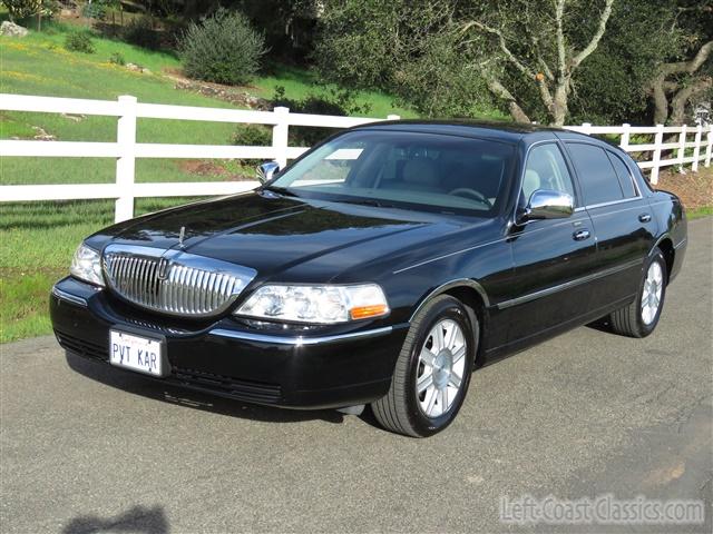 2009-lincoln-towncar-l-006.jpg