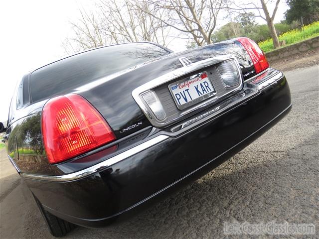 2009-lincoln-towncar-l-034.jpg