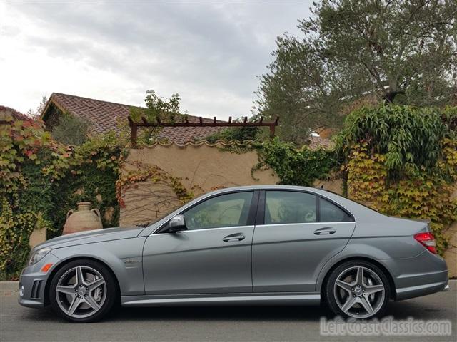 2009-mercedes-amg-c63-011.jpg